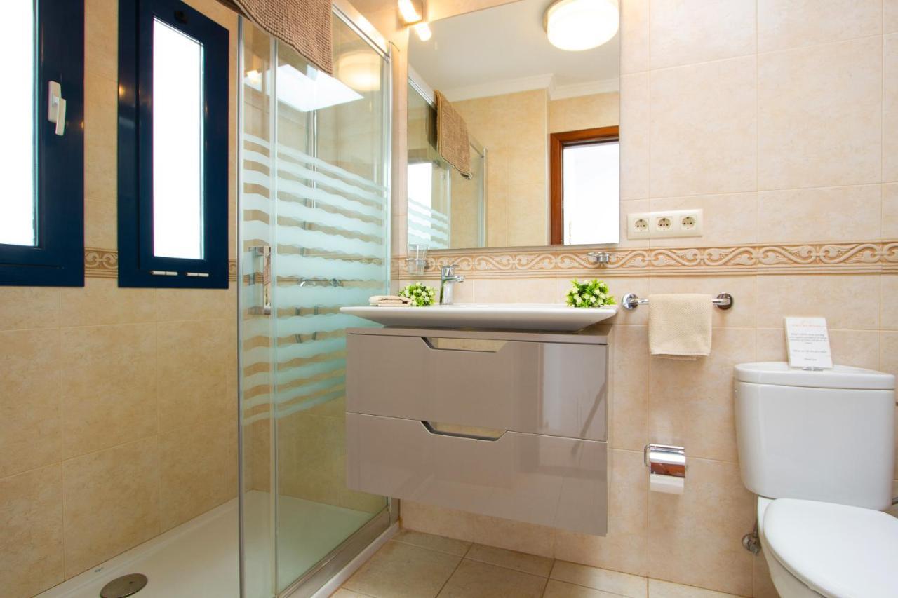Atlantis Villa ปูแอร์โตกาเลโร ภายนอก รูปภาพ